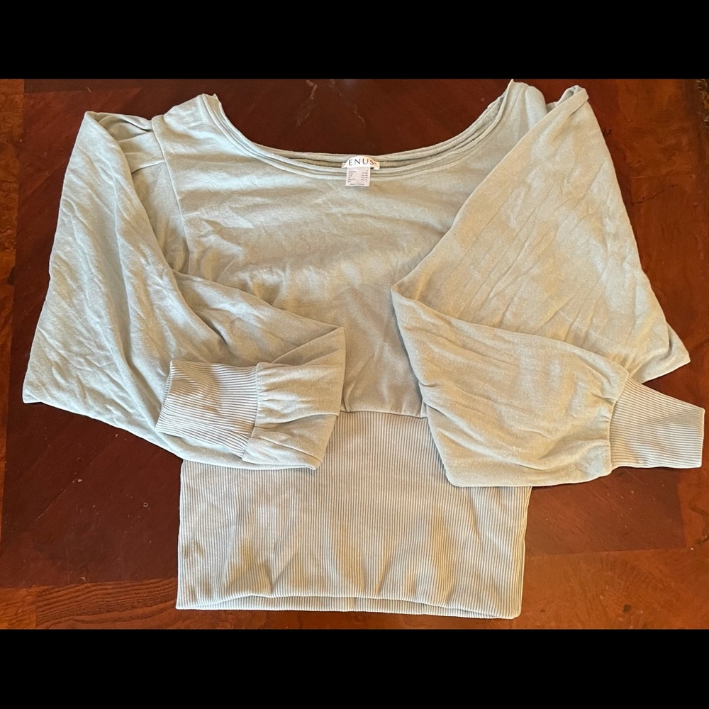 New without tags off shoulder sweater from venus size small. - Picture 2 of 4